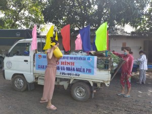 Huyện đoàn Bến Cầu: Ra mắt mô hình “Gian hàng cho và nhận” hỗ trợ cho người dân, lao động khó khăn 