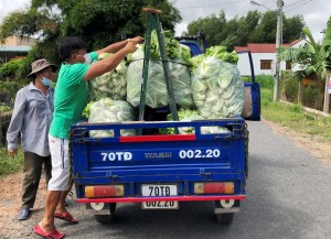 Mô hình “Cửa hàng xanh bình ổn giá” của tuổi trẻ xã Trường Tây 