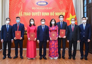 Trao quyết định bổ nhiệm 3 Trợ lý Bộ trưởng Ngoại giao, Phó Trưởng SOM ASEAN 