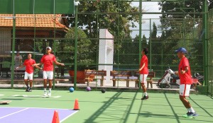 Tuyển quần vợt Việt Nam giành quyền vào trận đấu tranh vé thăng hạng Davis Cup 