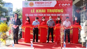 Công ty Cổ phần Chăn nuôi CP Việt Nam: Khai trương cửa hàng thực phẩm an toàn tại thị xã Hòa Thành 