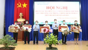 Huyện Gò Dầu tri ân các tổ chức và cá nhân có nhiều đóng góp cho công tác phòng, chống dịch Covid-19 