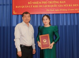 UBND tỉnh: Trao quyết định bổ nhiệm Phó trưởng Ban Quản lý Khu du lịch Quốc gia núi Bà Đen - Báo Tây Ninh Online