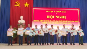 Bến Cầu tổng kết công tác xây dựng Đảng năm 2022 - Báo Tây Ninh Online