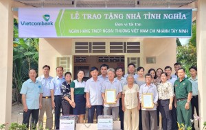 Tân Biên: Bàn giao 2 căn nhà tình nghĩa cho gia đình chính sách - Báo Tây Ninh Online