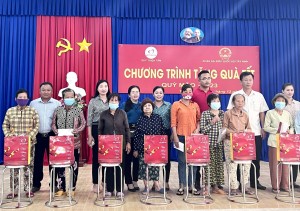 Quỹ Thiện Tâm - Tập đoàn Vingroup: Tặng quà tết cho người nghèo huyện Châu Thành - Báo Tây Ninh Online