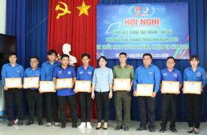 Huyện đoàn Gò Dầu: Thực hiện tốt việc hỗ trợ thanh niên và học sinh nghèo vượt khó - Báo Tây Ninh Online
