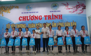 Hội Liên hiệp Phụ nữ Việt Nam: Tổ chức chương trình Tết yêu thương tại xã Thành Long - Báo Tây Ninh Online