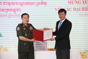 Họp mặt hữu nghị với các đại biểu Campuchia - Báo Tây Ninh Online