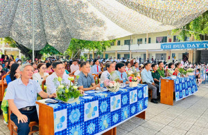 Tân Biên: Trao học bổng cho học sinh các trường THPT Trần Phú, THPT Lương Thế Vinh