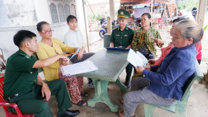 Vì Tổ quốc thiêng liêng                                    Bài 2: Dựng những “cột mốc sống” nơi biên viễn