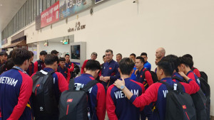 HLV Cristiano Roland chia tay U17 Việt Nam